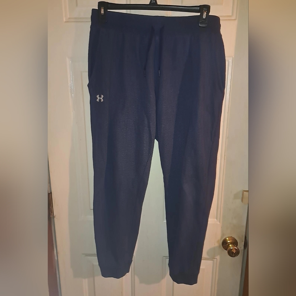 Under Armor Joggers With Elastic Cuff Bottoms And… - image 1